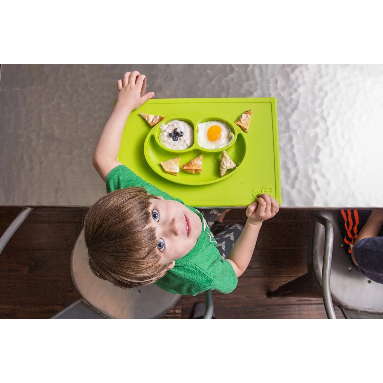 ezpz-happy-mat-silicone-plate-placemat-blue- (4)